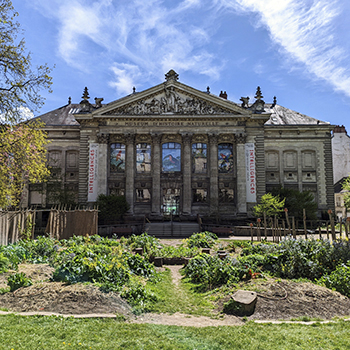 9 e4840 museum 1 350x350